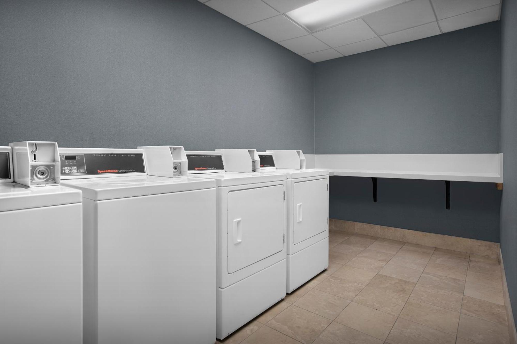 Hilton Garden Inn Denver Хайлендс Ранч Екстериор снимка